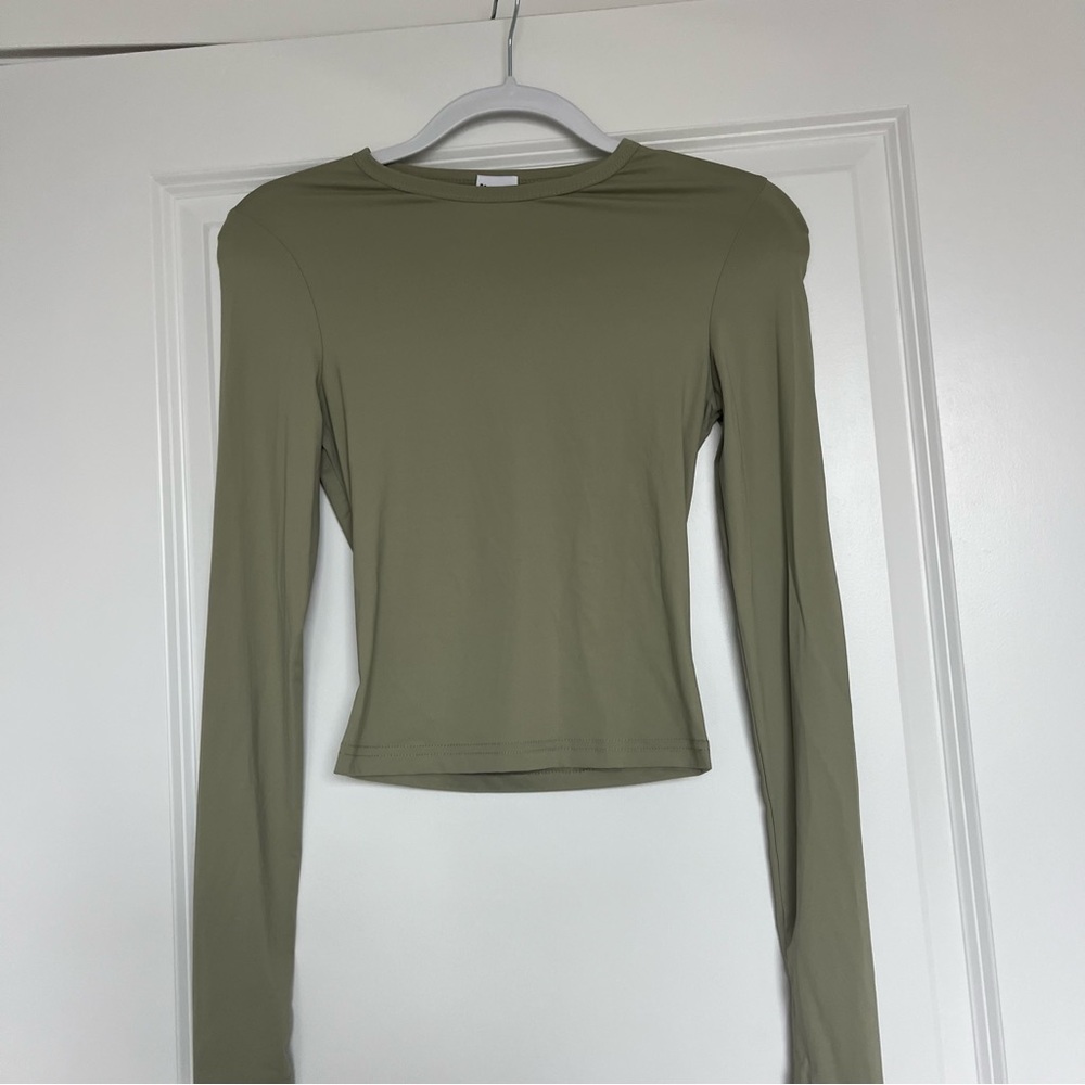 NWOT Princess Polly long sleeve size 2